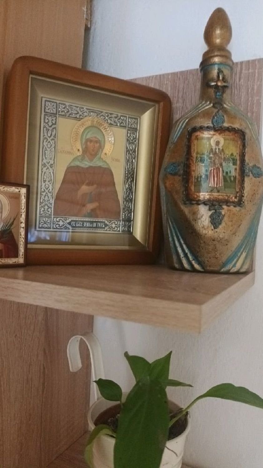 Фото №1 к отзыву покупателя fler3375 о товаре Чудотворная икона Божией Матери Валаамская.  маленькая икона в дорогу и еще 1 товар