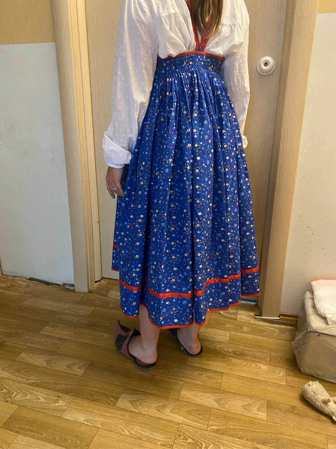 Photo №2 к отзыву покупателя Elena о товаре Сарафан  "Ненагляда" круглый ситцевый