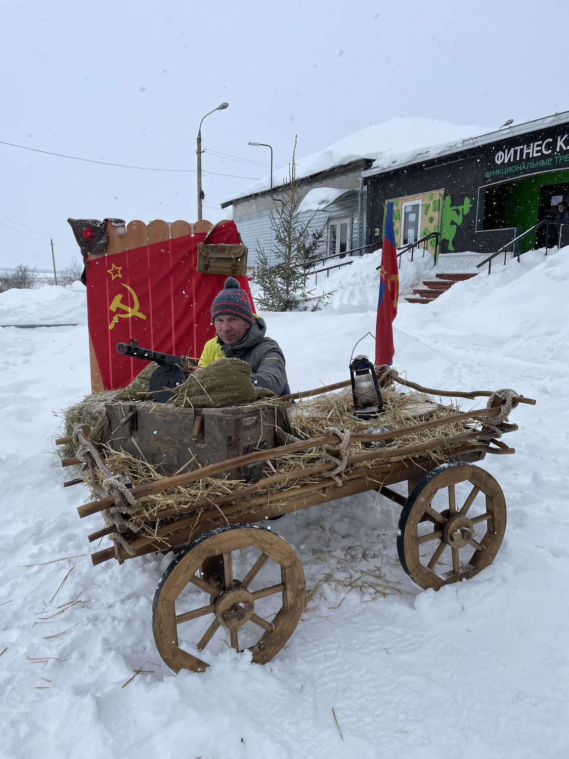 Фото №4 к отзыву покупателя Verigino123 о товаре Декоративная телега - цветник