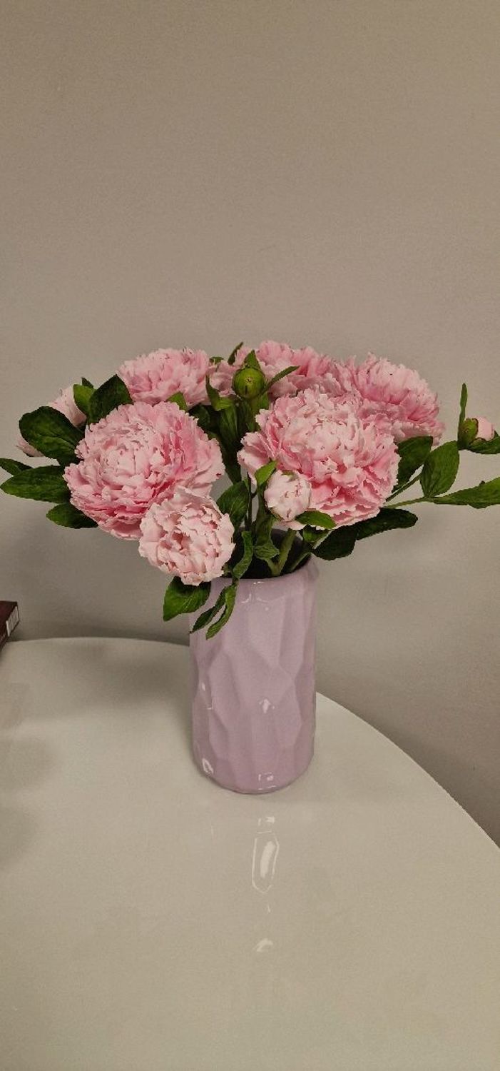 Photo №4 к отзыву покупателя Katerina о товаре Цветы: Букет розовых пионов из холодного фарфора. and 1 more item