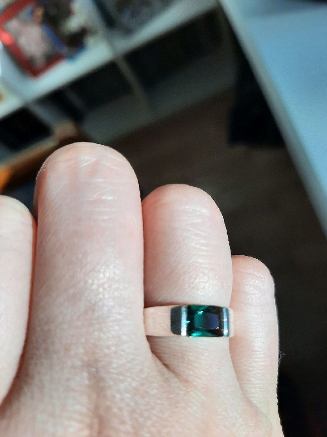 Photo №2 к отзыву покупателя Ekaterina Guseva о товаре Серебряное кольцо-печатка с прямоугольным зеленым кварцем