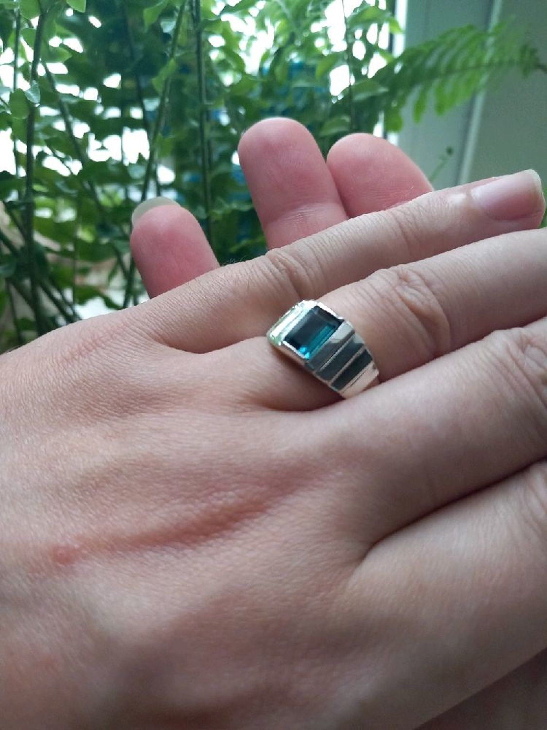 Фото №2 к отзыву покупателя Viktoriya о товаре Серебряное кольцо ручной работы с зеленым Турмалином 1,52 ct и еще 1 товар