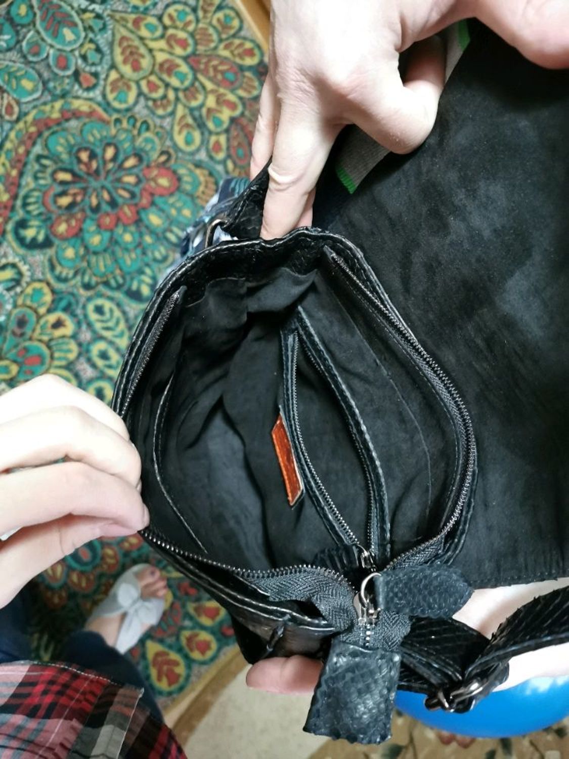 Photo №3 к отзыву покупателя Naida о товаре Мужская сумка из кожи питона ROBERTO