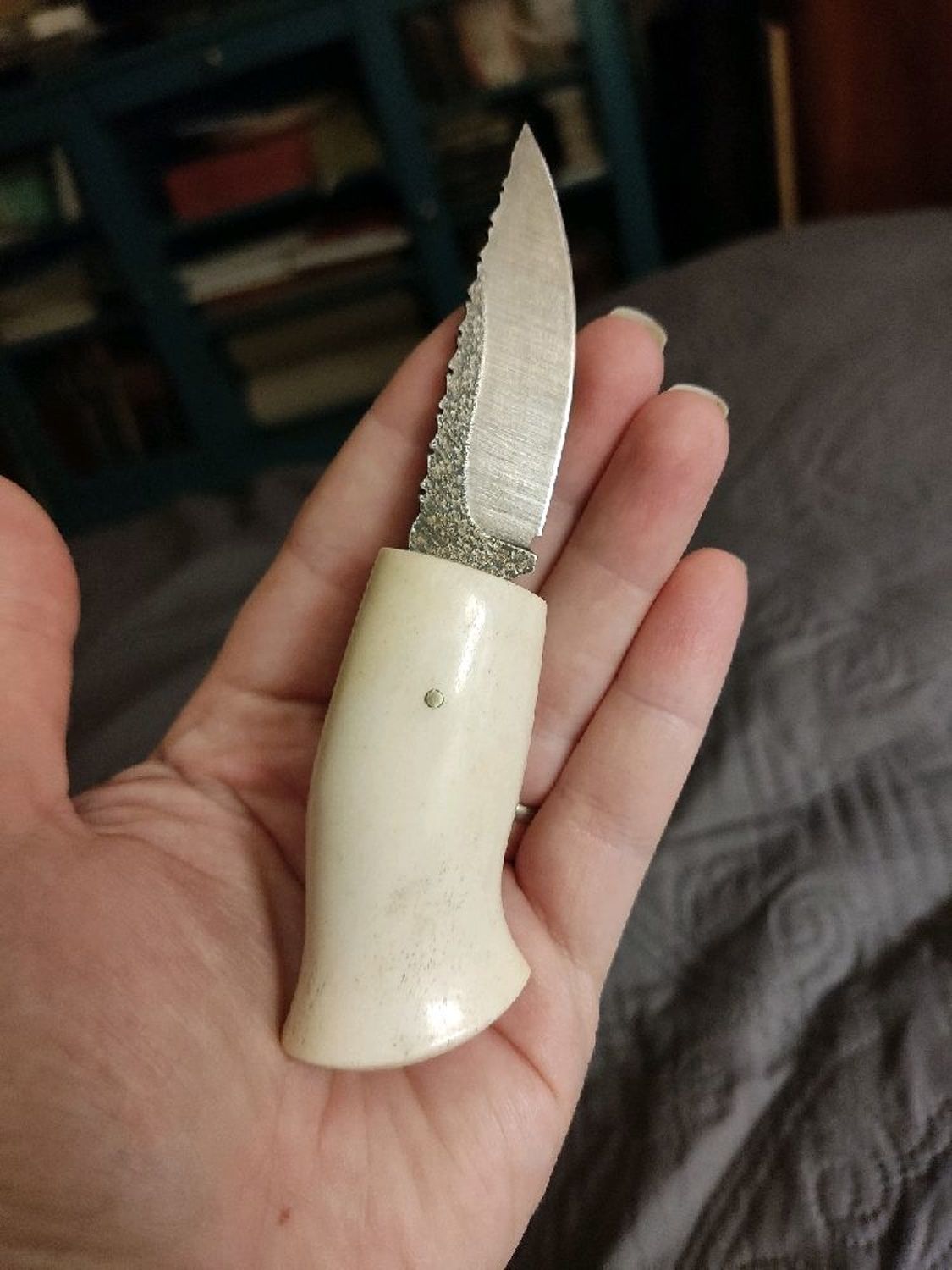 Фото №2 к отзыву покупателя Мастерская декора из пенопласта о товаре Ножи: Нож амулет "Вождь"