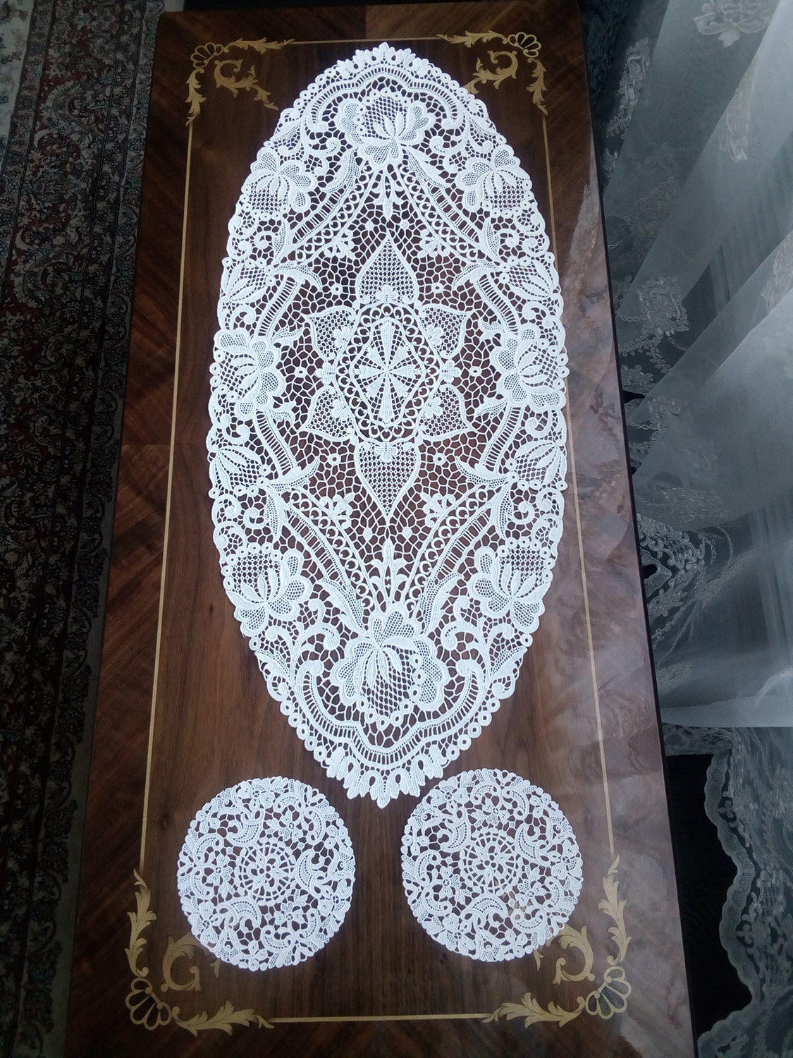 Photo №3 к отзыву покупателя Alla о товаре Винтаж: Салфетка овальная  плауэнское кружево