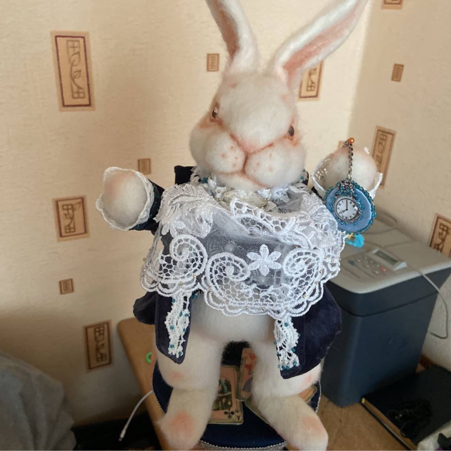 Фото №1 к отзыву покупателя Артём Украинцев о товаре Белый кролик из Алисы