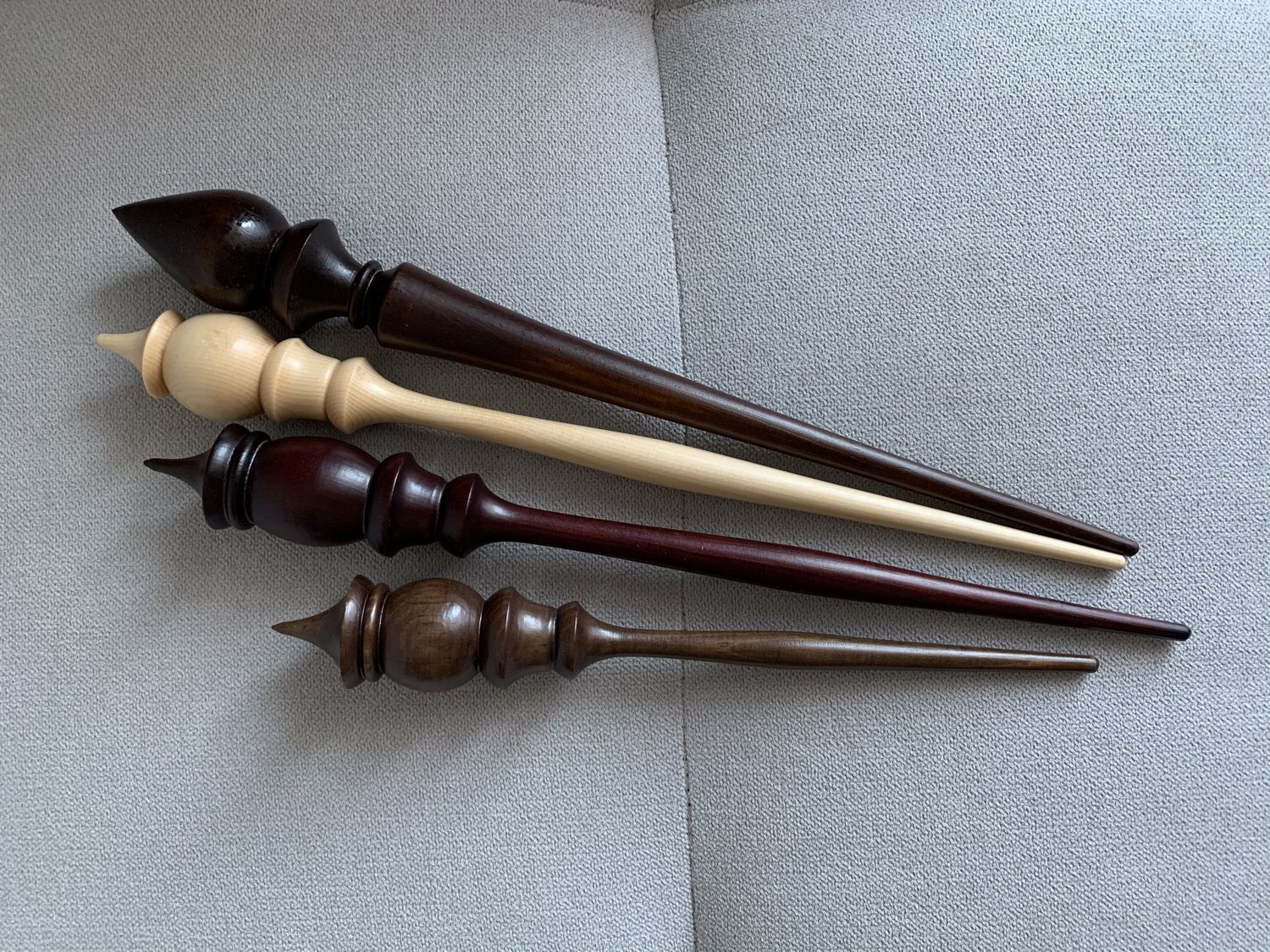 Фото №1 к отзыву покупателя Veronika Shepelenko о товаре Set of wooden support spindles made of cedar 4 pieces BN6