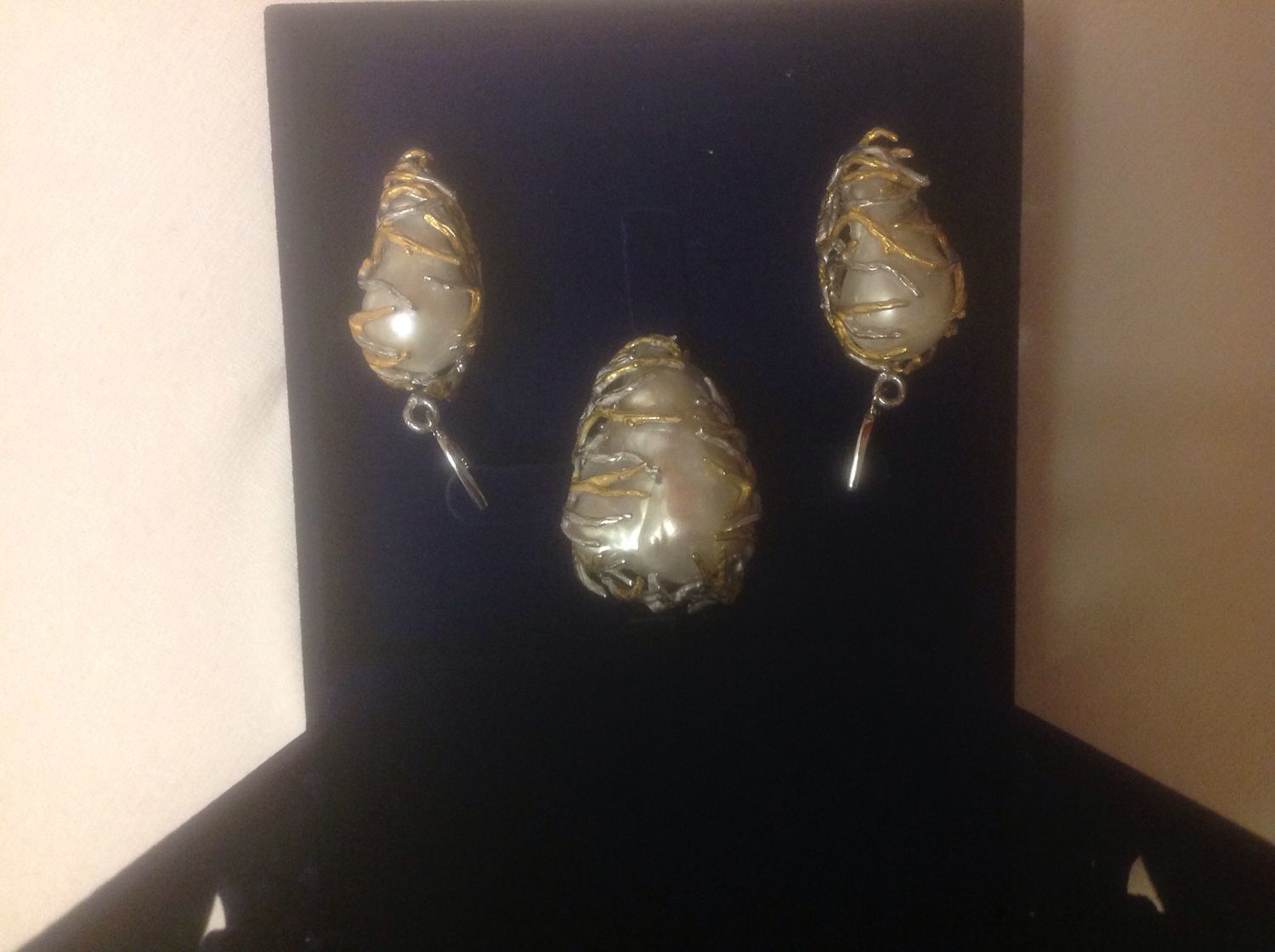Photo №1 к отзыву покупателя Anna о товаре Кулон-подвеска «Baroque Pearl»