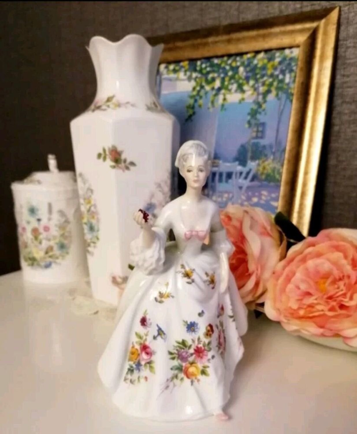 Фото №1 к отзыву покупателя Ирина о товаре Винтаж: Royal Doulton коллекционная статуэтка Диана Англия