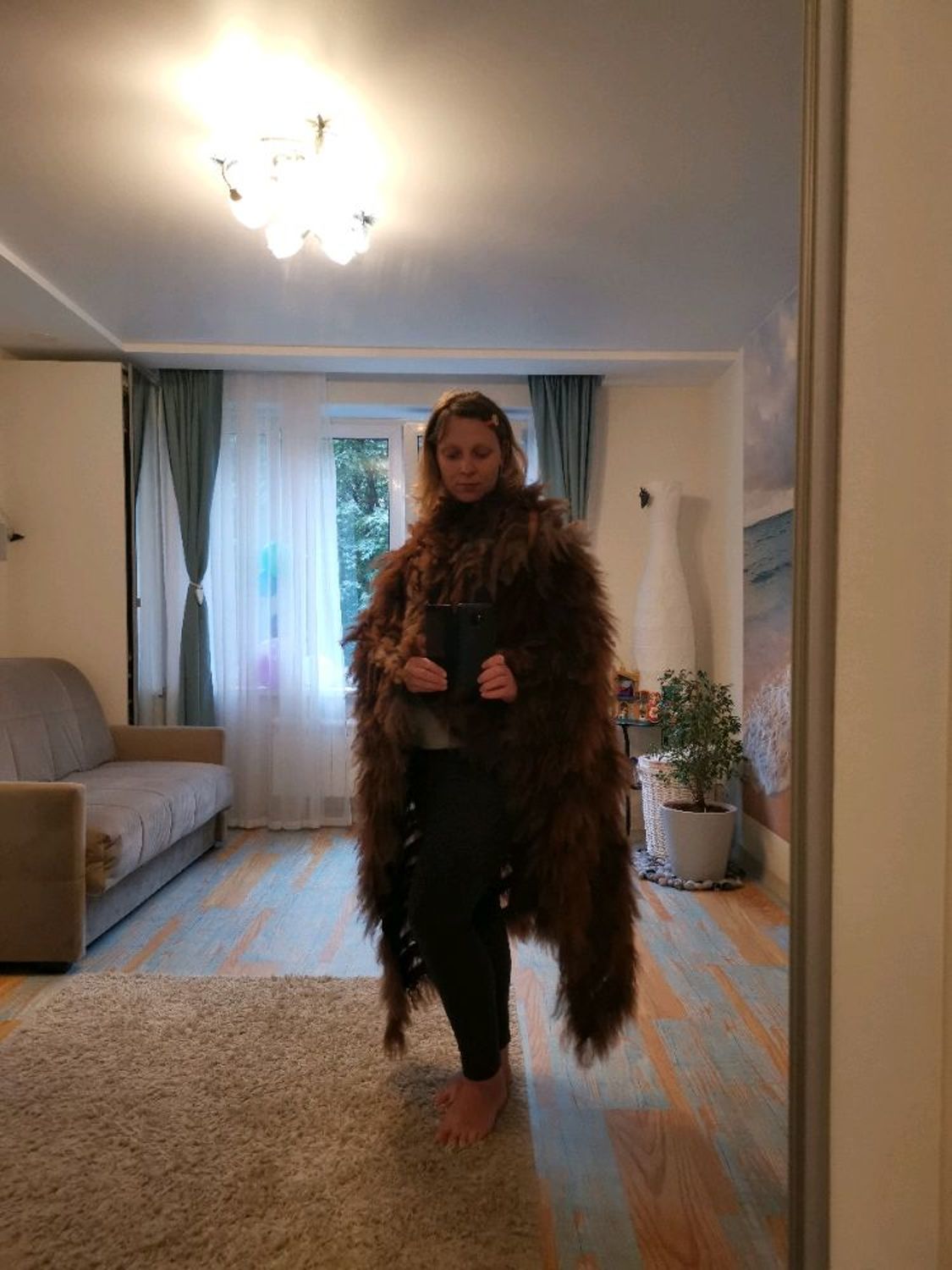 Фото №1 к отзыву покупателя Лиза  о товаре "Вечер в Санремо"  пончо из валяного меха альпака