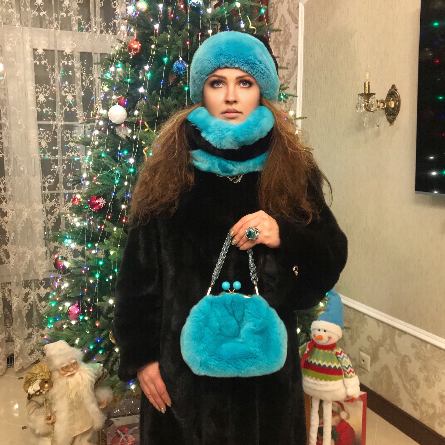 Фото №1 к отзыву покупателя Екатерина о товаре Шапка из меха кролика рекс с помпоном
