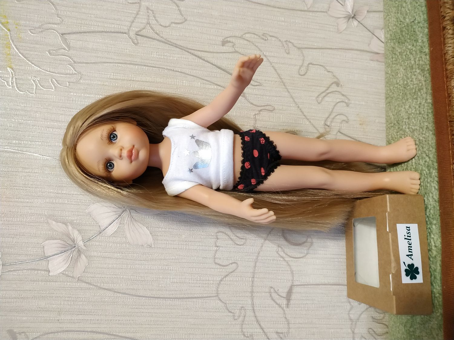 Фото №3 к отзыву покупателя Юлия о товаре Платья для кукол