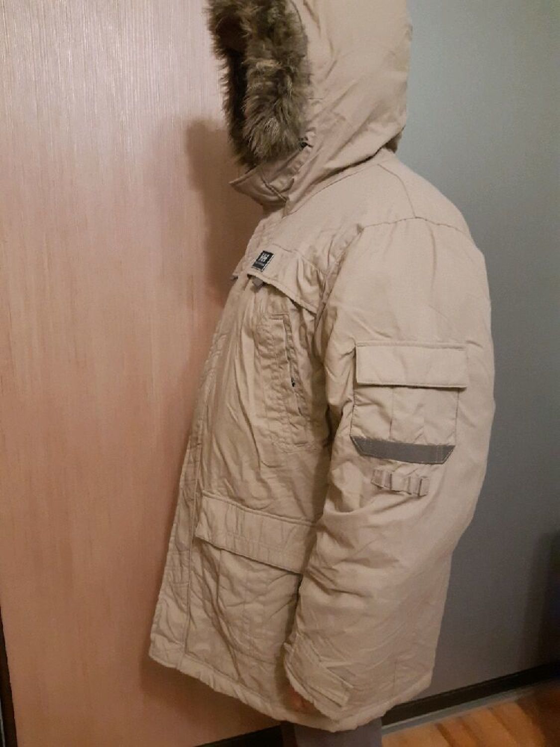 Фото №3 к отзыву покупателя ирина алексеенко о товаре Винтаж: Резерв! Пуховик HELLY HANSEN (Норвегия), зима, гусиный пух, р. 50-52