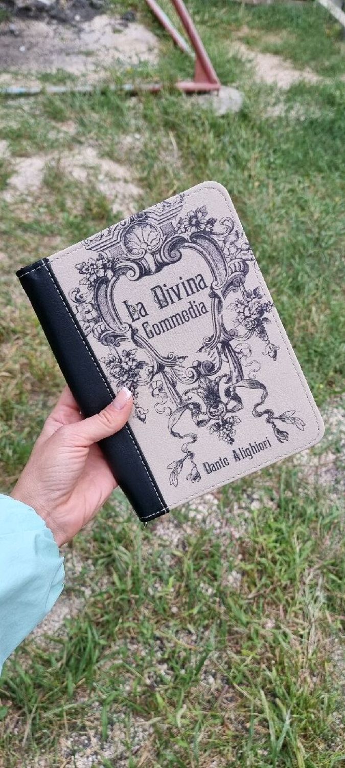 Фото №1 к отзыву покупателя Flowercutter о товаре Клатч книга "Божественная комедия" и еще 1 товар