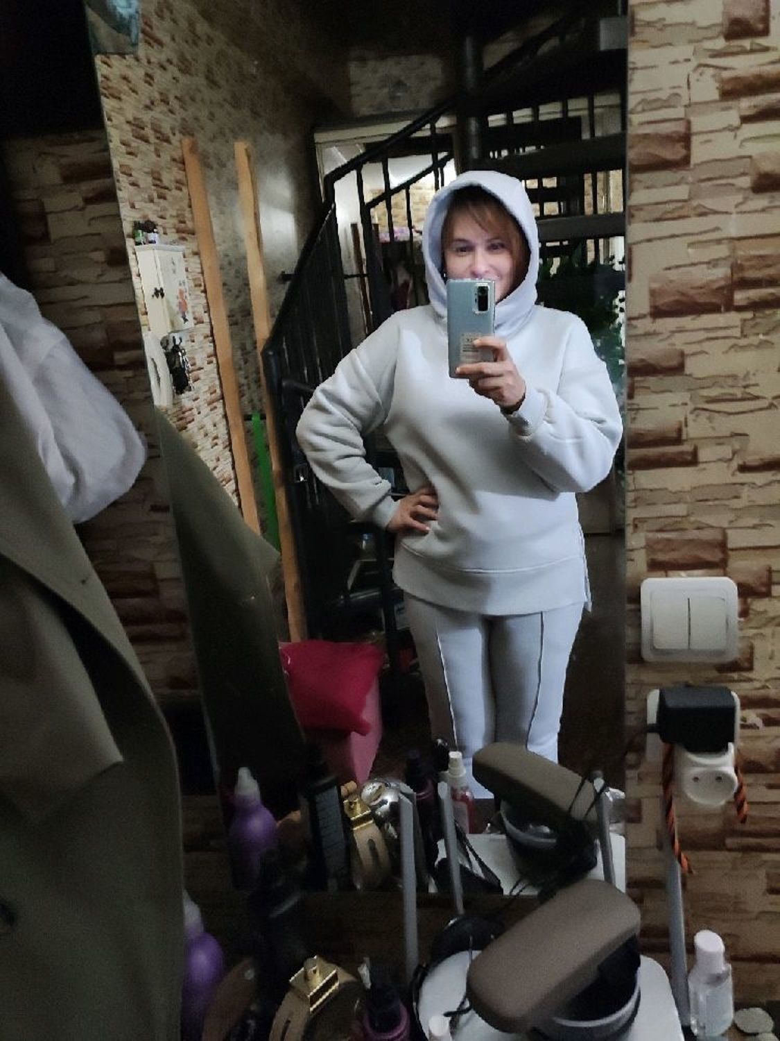 Фото №1 к отзыву покупателя Оксана Павловская о товаре Костюм с асимметричной толстовкой, капюшон в нахлест