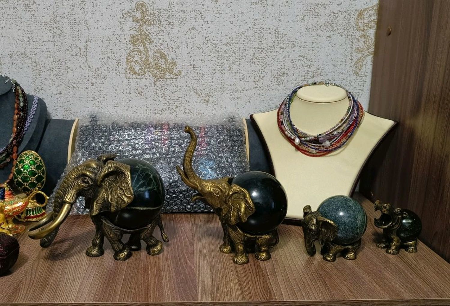 Photo №1 к отзыву покупателя Divnich. Natural stones о товаре Статуэтка "Слон /1" and 5 more items