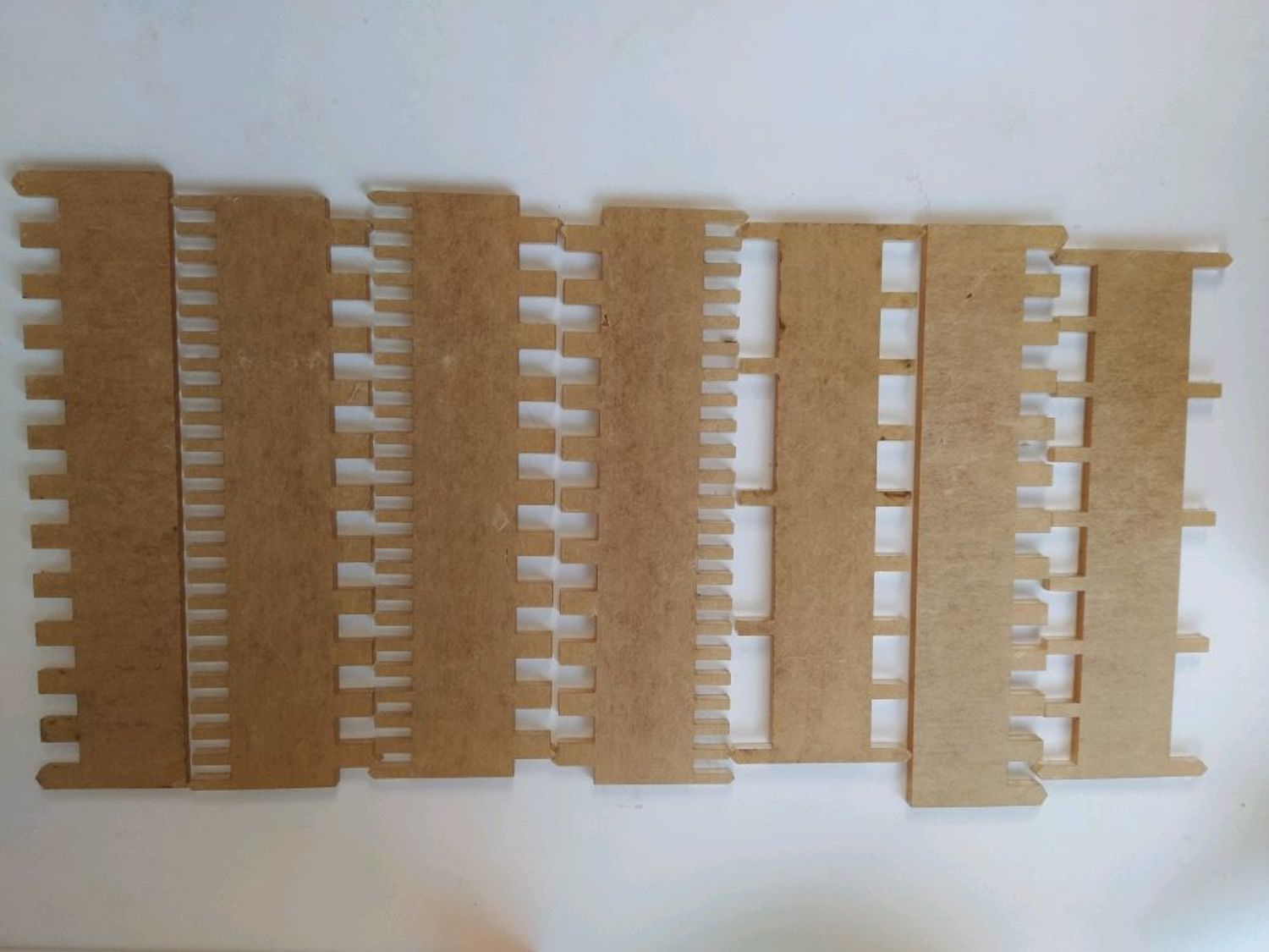 Фото №1 к отзыву покупателя Knitting machine from Japan о товаре Отборная Гребёнка игл для вязальной машины.