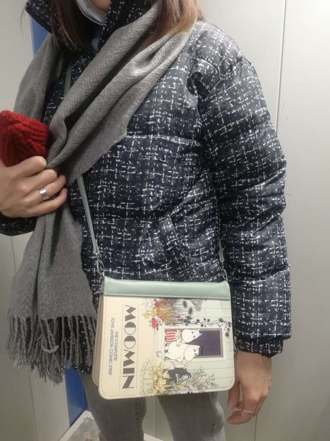 Фото №1 к отзыву покупателя Екатерина о товаре Клатч книга "Муми-Тролли" мятная