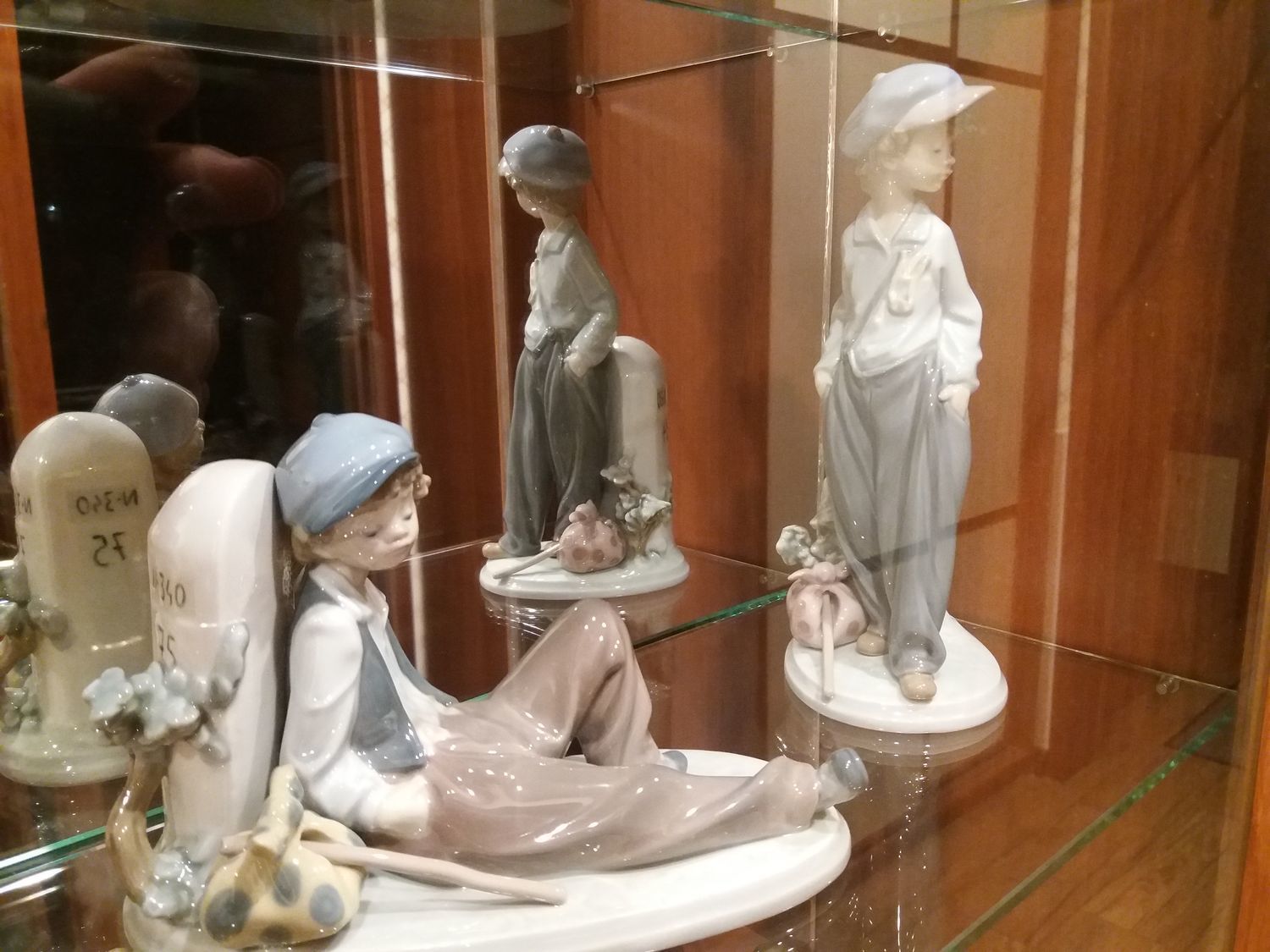 Фото №1 к отзыву покупателя Романова Светлана о товаре Винтаж: ПРОДАНО LLADRO фарфоровая статуэтка 5399 Время отдыха и еще 2 товара