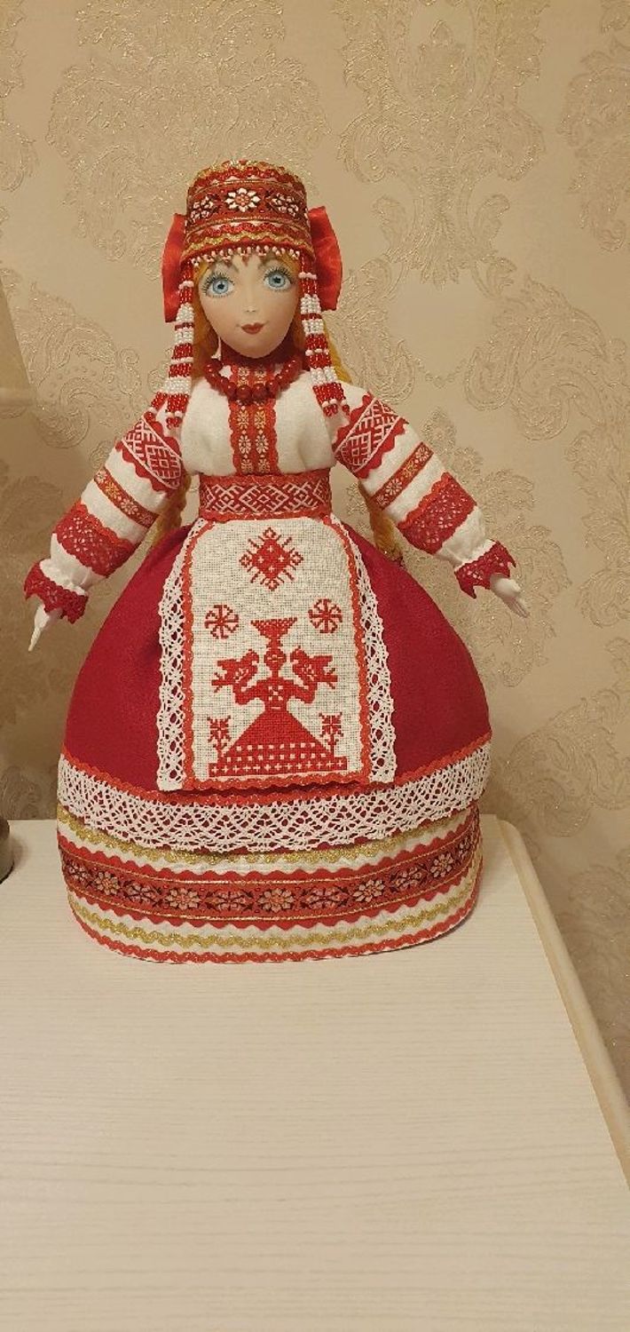 Фото №1 к отзыву покупателя Барыкина Надежда о товаре Народная кукла: Кукла в русском стиле с ручной вышивкой на чайник.