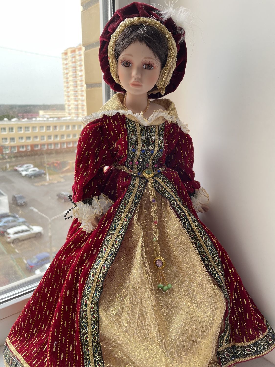 Фото №1 к отзыву покупателя Полина о товаре Винтаж: Фарфоровая портретная кукла,Regency fine art, историческая, сертификат