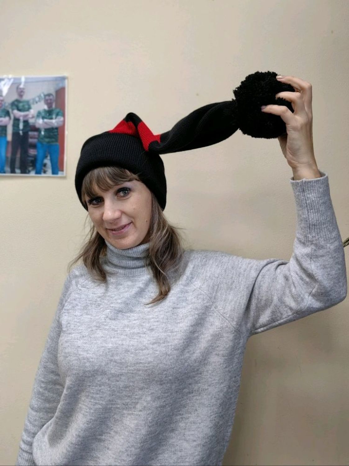 Фото №2 к отзыву покупателя Юлиан о товаре Шапка колпак, шапка буратино, вязаная длинная шапка, чёрная шапка