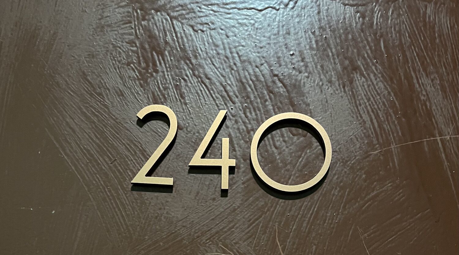 Photo №1 к отзыву покупателя Kolesnikova Irina о товаре Магнитные Цифры на Дверь  Номер квартиры  Цифры в стиле Модерн  6см