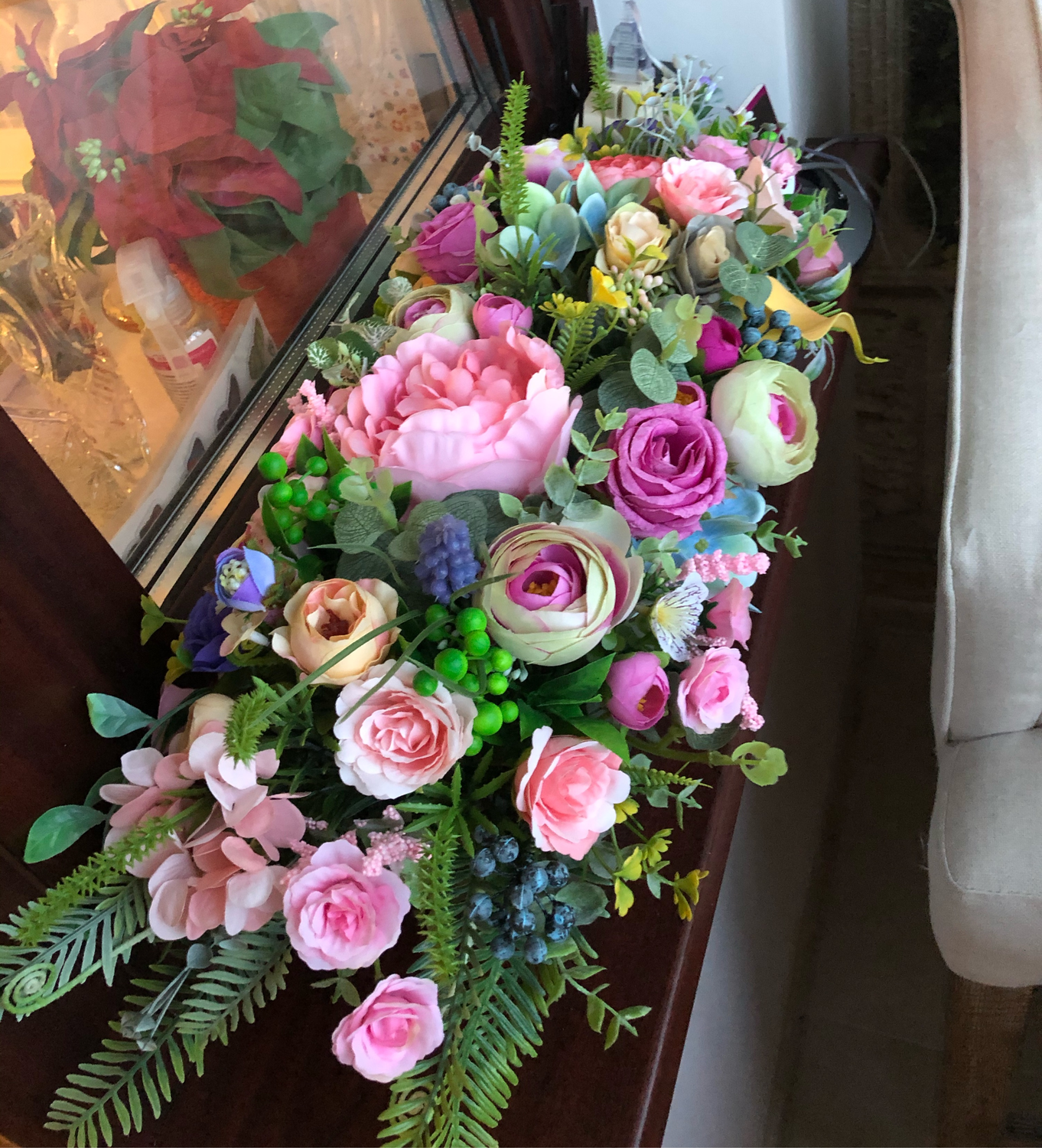 Фото №1 к отзыву покупателя Марина о товаре Композиции: "Бурлеск" букет из искусственных цветов