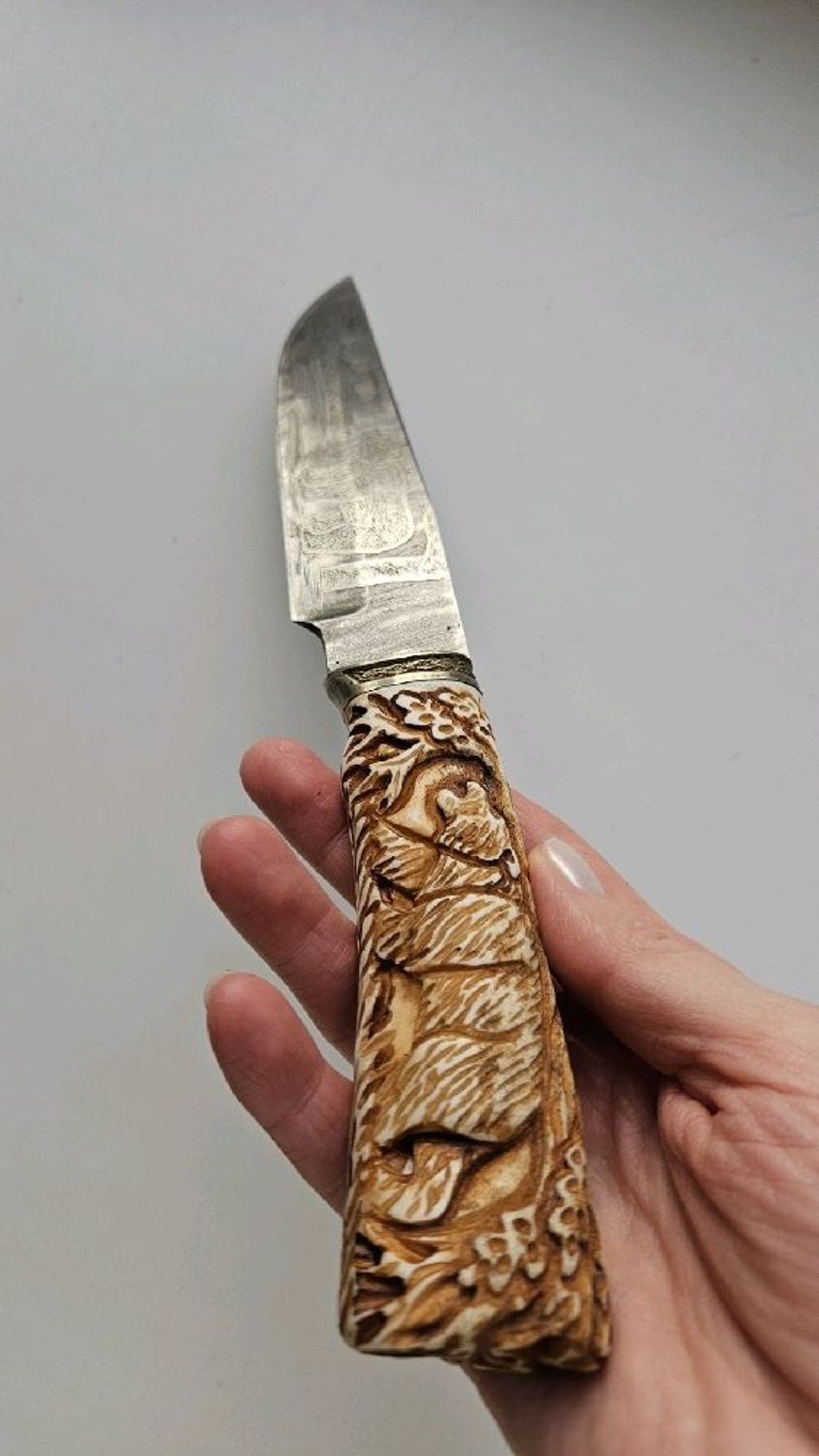 Фото №1 к отзыву покупателя StasySadykova о товаре Кованый нож ручной работы «Медведь» из дамасской стали
