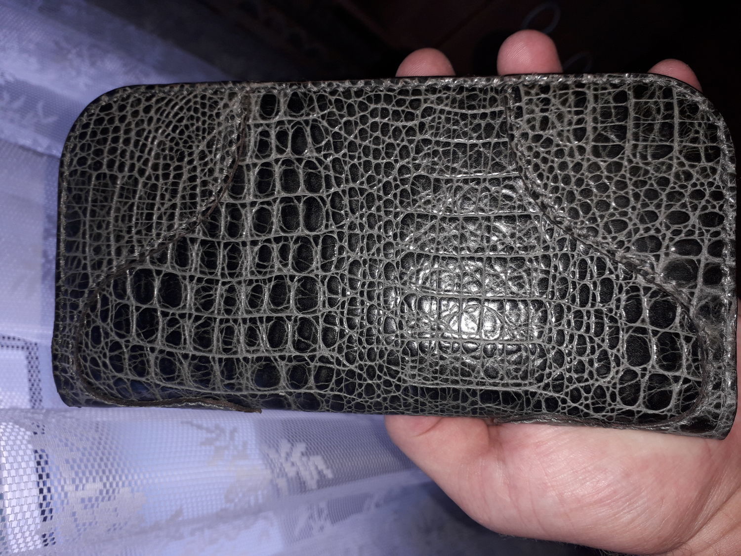 Photo №1 к отзыву покупателя ESofi (V.O.S.E.) о товаре Портмоне из кожи с тиснением под крокодила