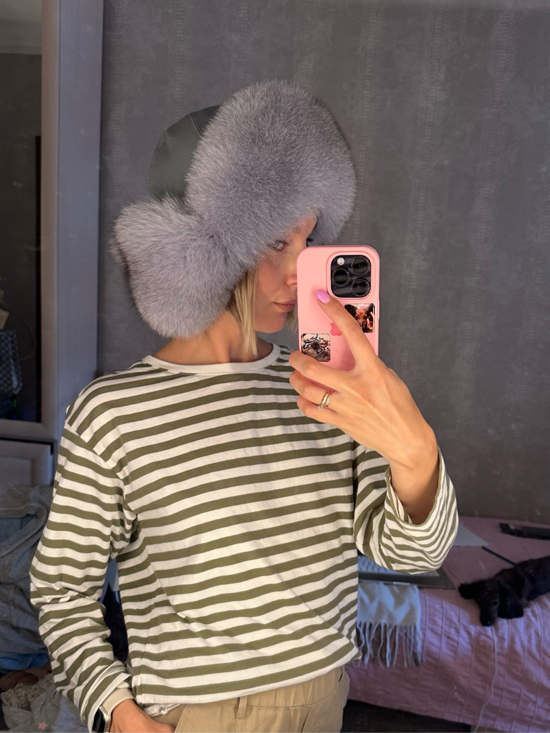 Photo №1 к отзыву покупателя Alina о товаре Шапка ушанка женская меховая "Голубая дымка"