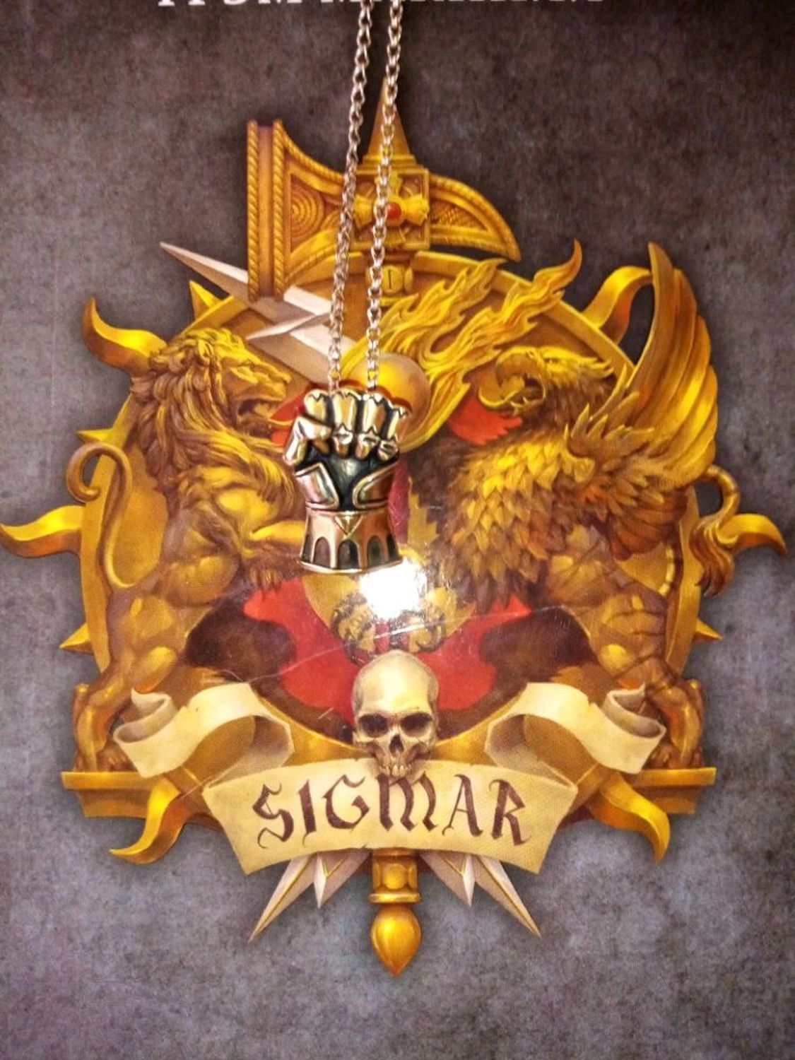 Фото №1 к отзыву покупателя Михаил о товаре Кулон "Imperial Fists" (Имперские Кулаки) /латунь/