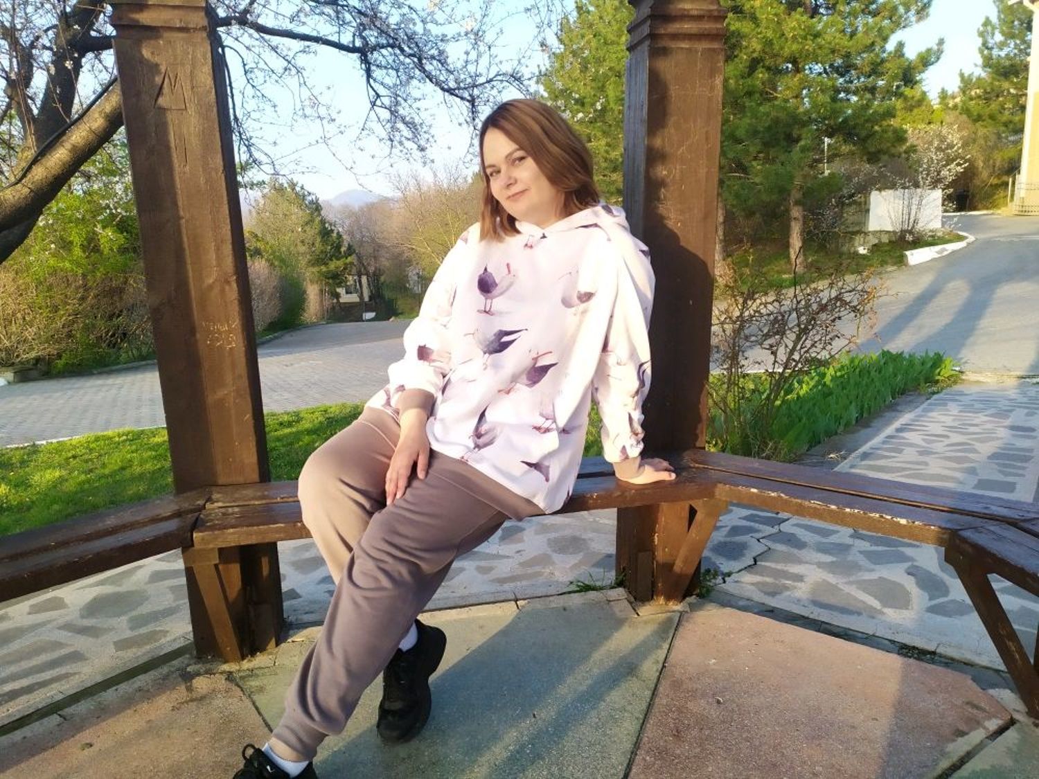 Фото №2 к отзыву покупателя анна о товаре Костюм "Чайки" из футера премиум. Худи клеш с джоггерами