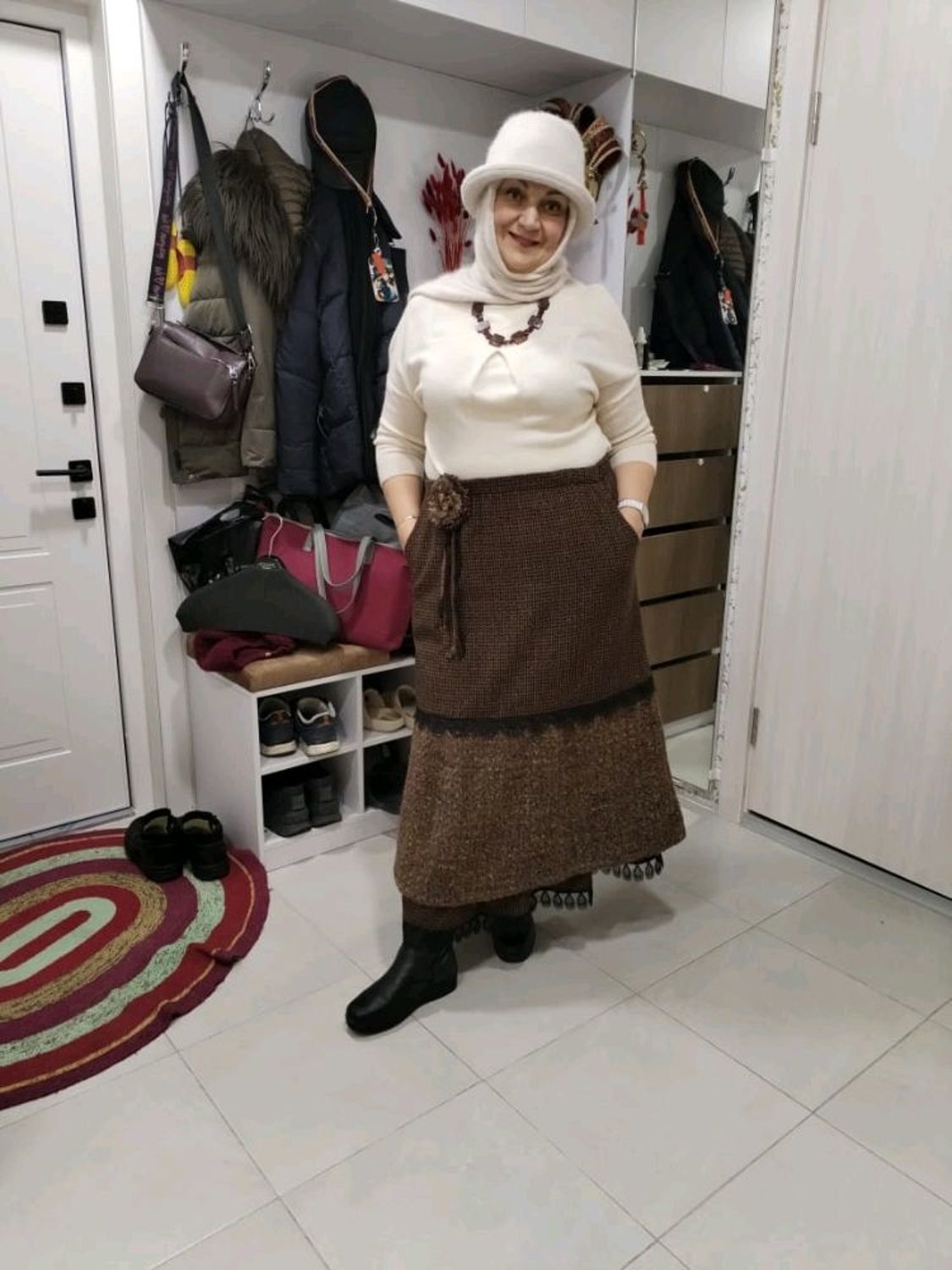 Фото №1 к отзыву покупателя Анна о товаре Юбка теплая из шерсти, с карманами, с нижней юбкой.