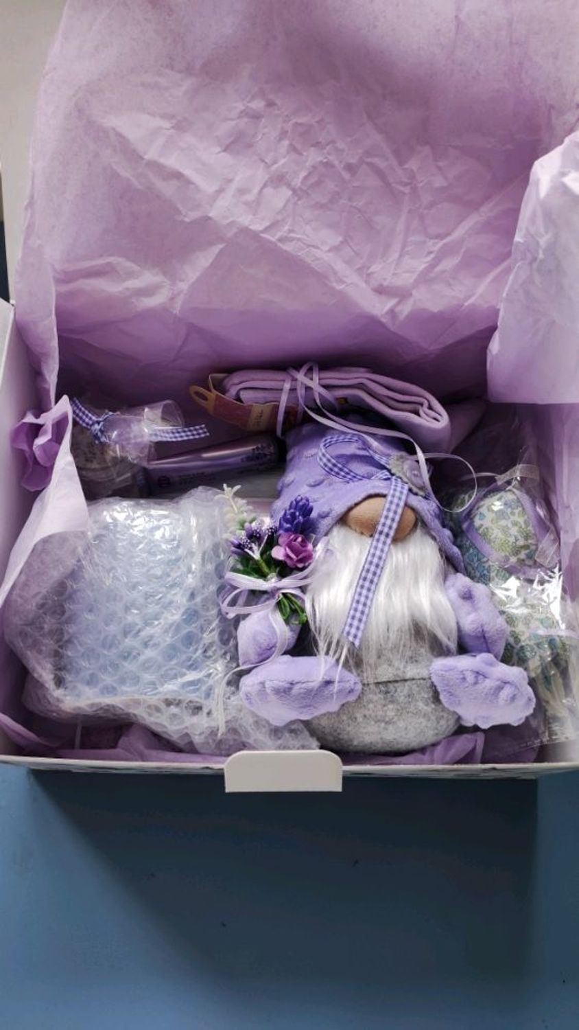 Photo №1 к отзыву покупателя Evgeniya о товаре Лавандовый giftbox с гномом ручной работы, подарок девушке