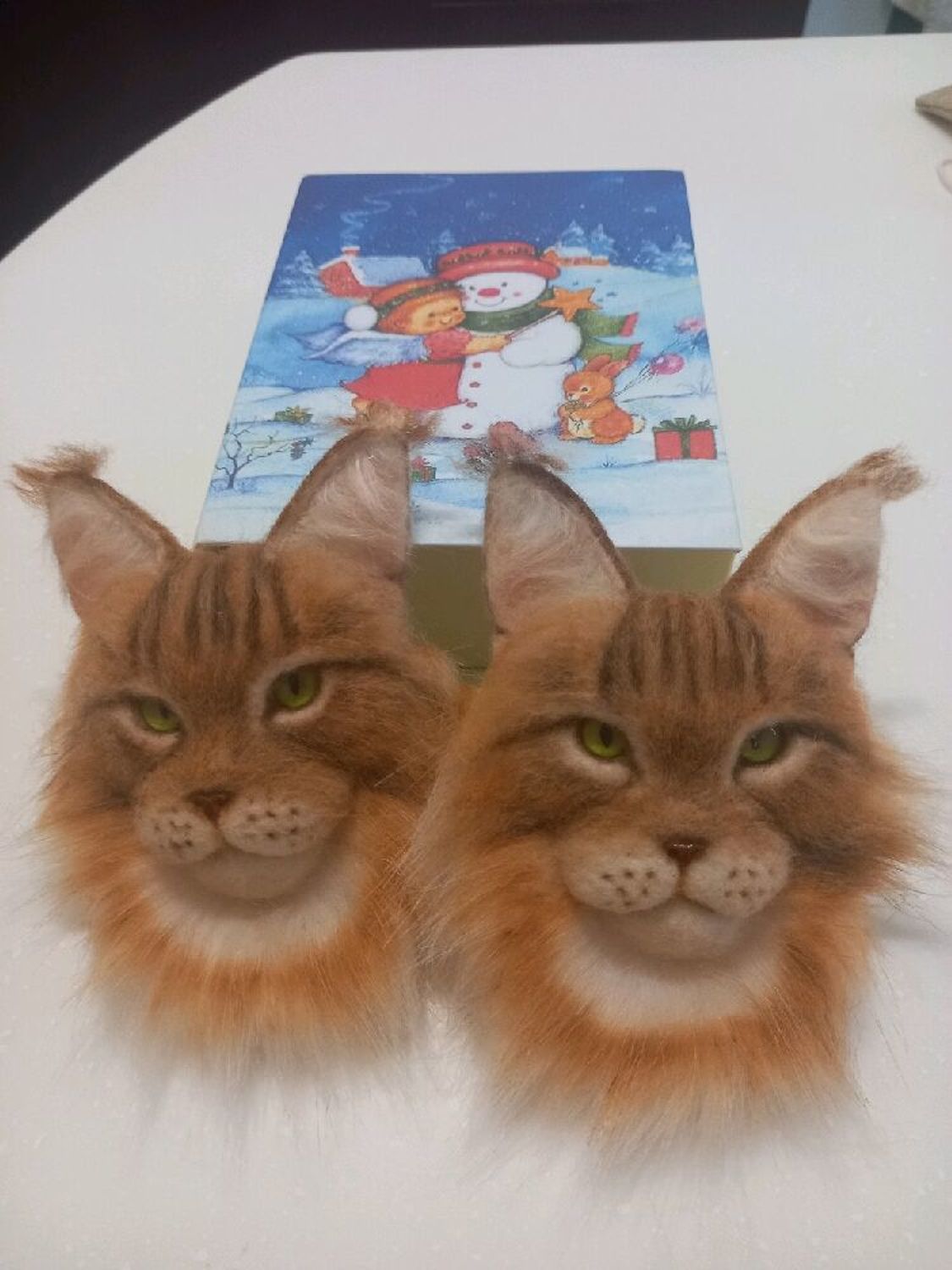 Photo №2 к отзыву покупателя Evgeniya о товаре Звероварежки с котами Мейн кунами