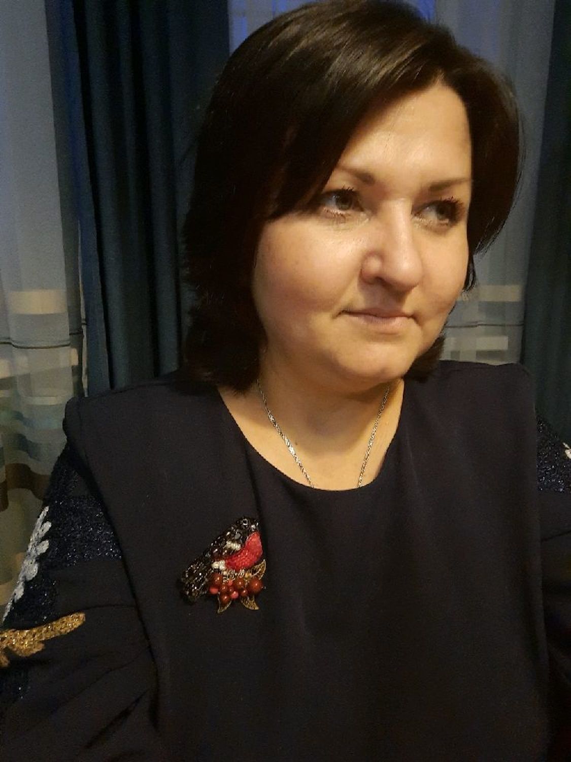 Photo №2 к отзыву покупателя Masterskaya FOTINIYa о товаре Брошь Снегирь из речного жемчуга и натуральных камней