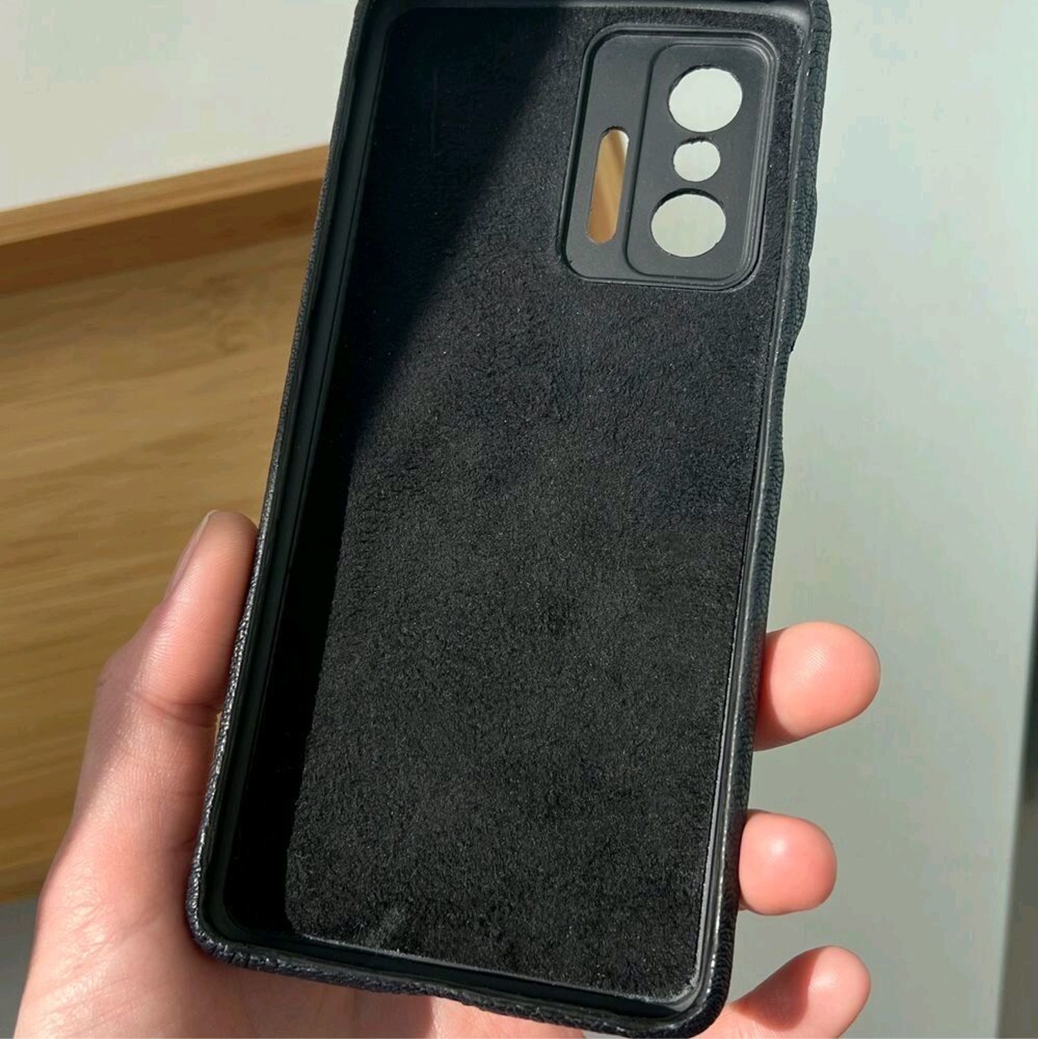 Фото №1 к отзыву покупателя Георгий о товаре Чехол из натуральной кожи для Xiaomi 11 t pro