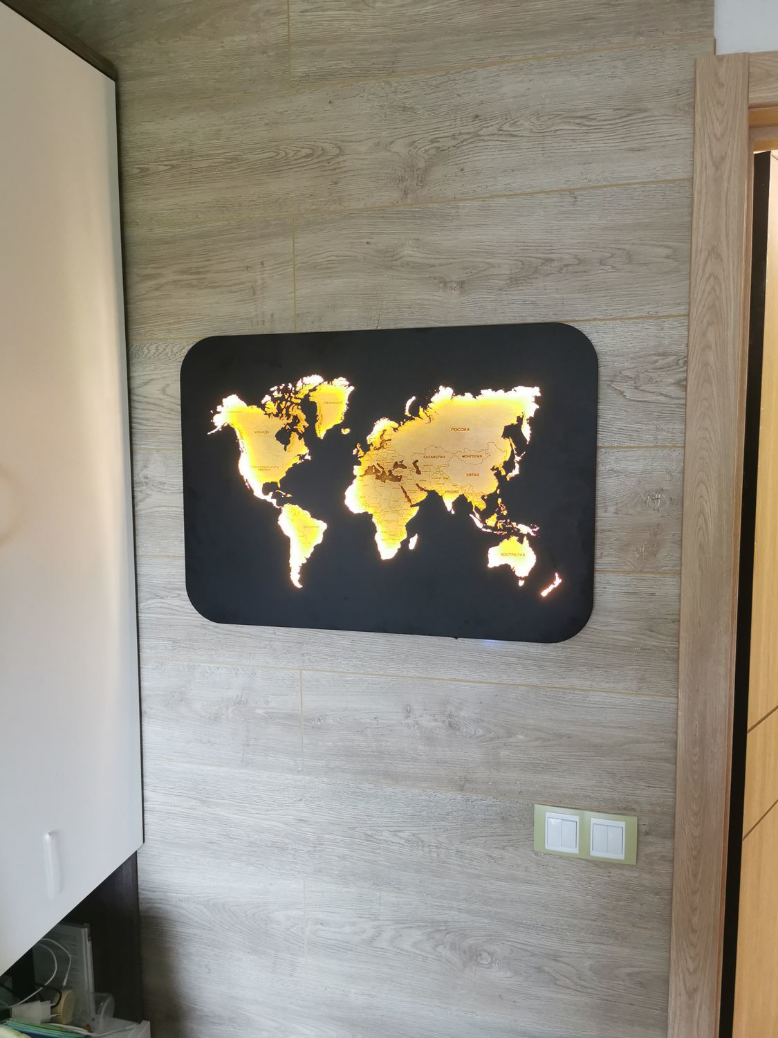 Photo №1 к отзыву покупателя Konstantin о товаре Карта мира с подсветкой S