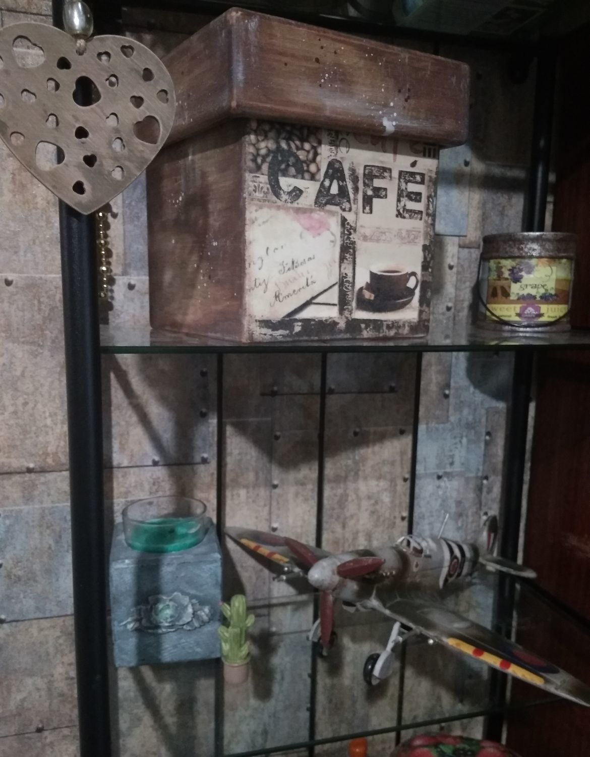 Фото №1 к отзыву покупателя Балясова Ирина о товаре "Cafe"Деревянный (НЕ ФАНЕРА) короб из массива Ольхи