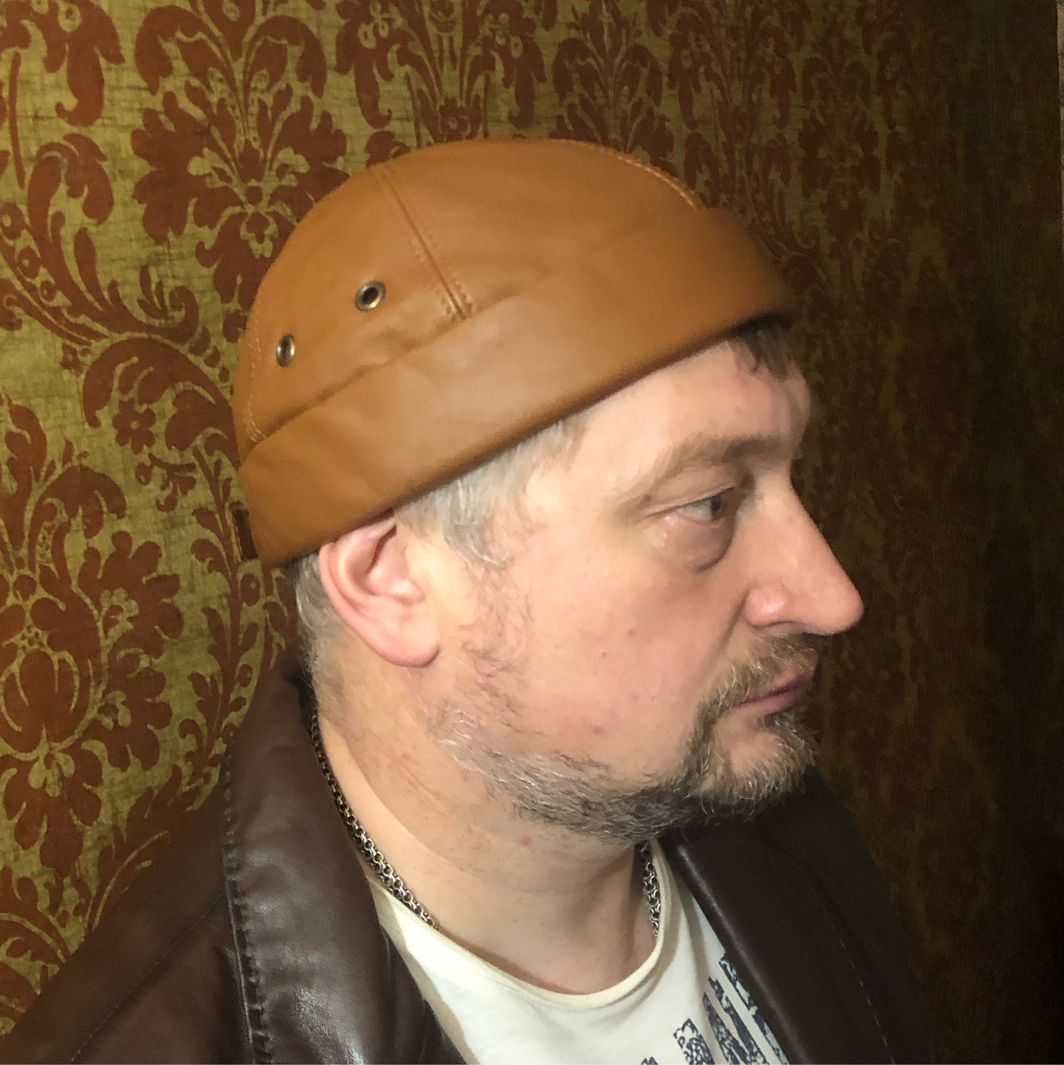 Фото №2 к отзыву покупателя Екатерина о товаре Докерская шапка бини из кожи DBH-48