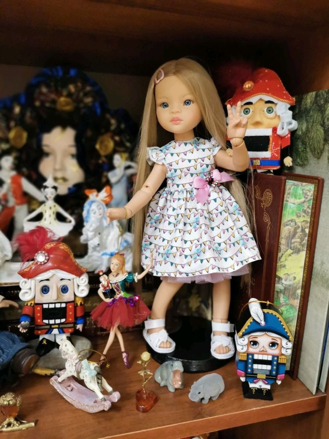 Photo №2 к отзыву покупателя Alena о товаре Щелкунчик деревянный 10 см