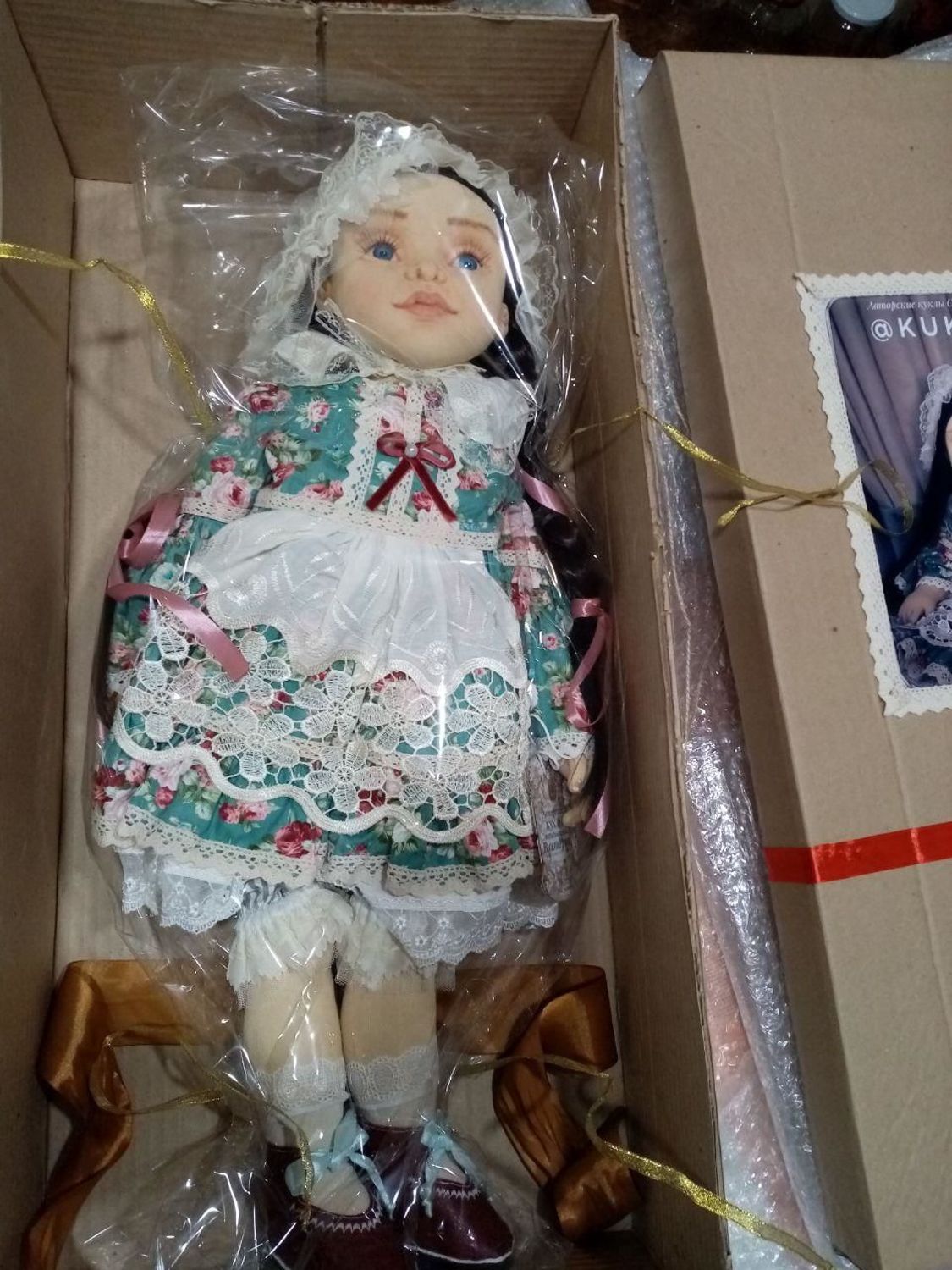 Фото №2 к отзыву покупателя Ольга о товаре Авторская текстильная кукла Белла