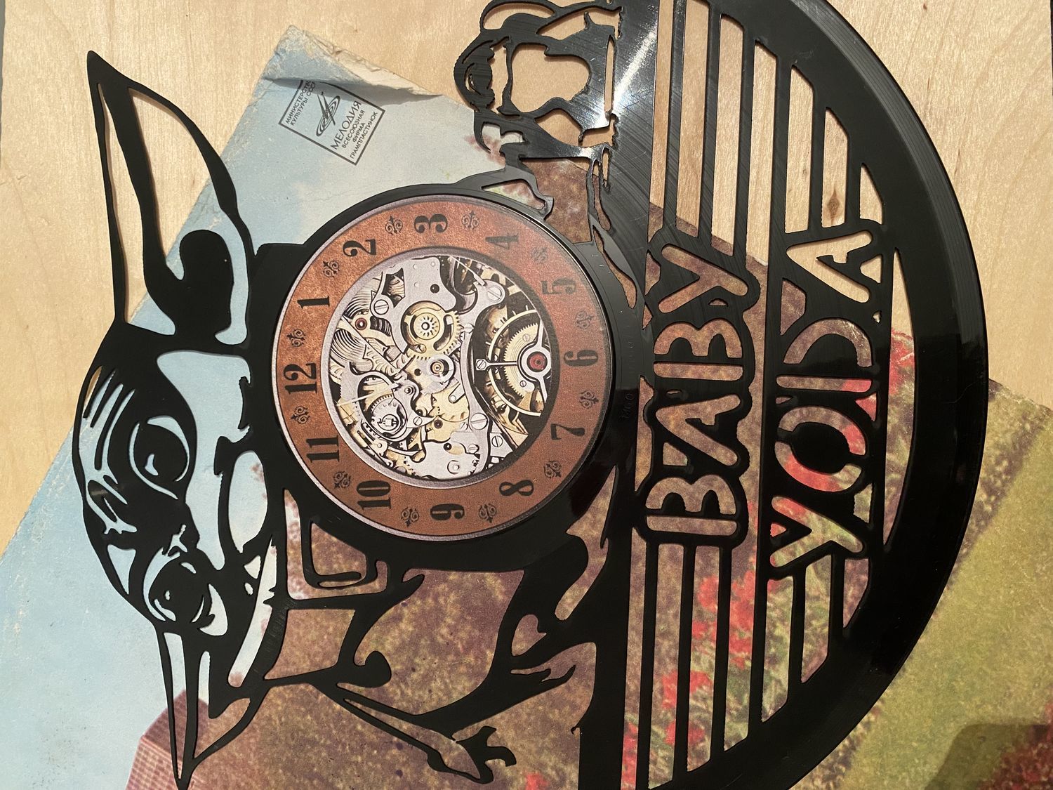 Photo №3 к отзыву покупателя Tatyana о товаре Часы из пластинки "Малыш Йода"
