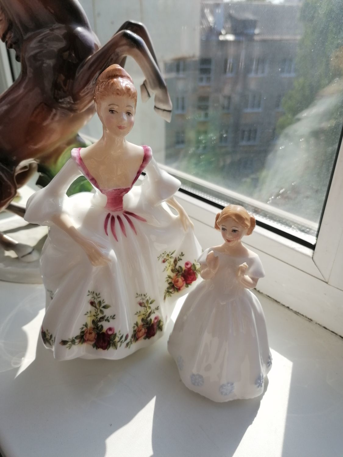 Фото №2 к отзыву покупателя Олег о товаре Винтаж: Royal Doulton коллекционная статуэтка Country Rose Англия