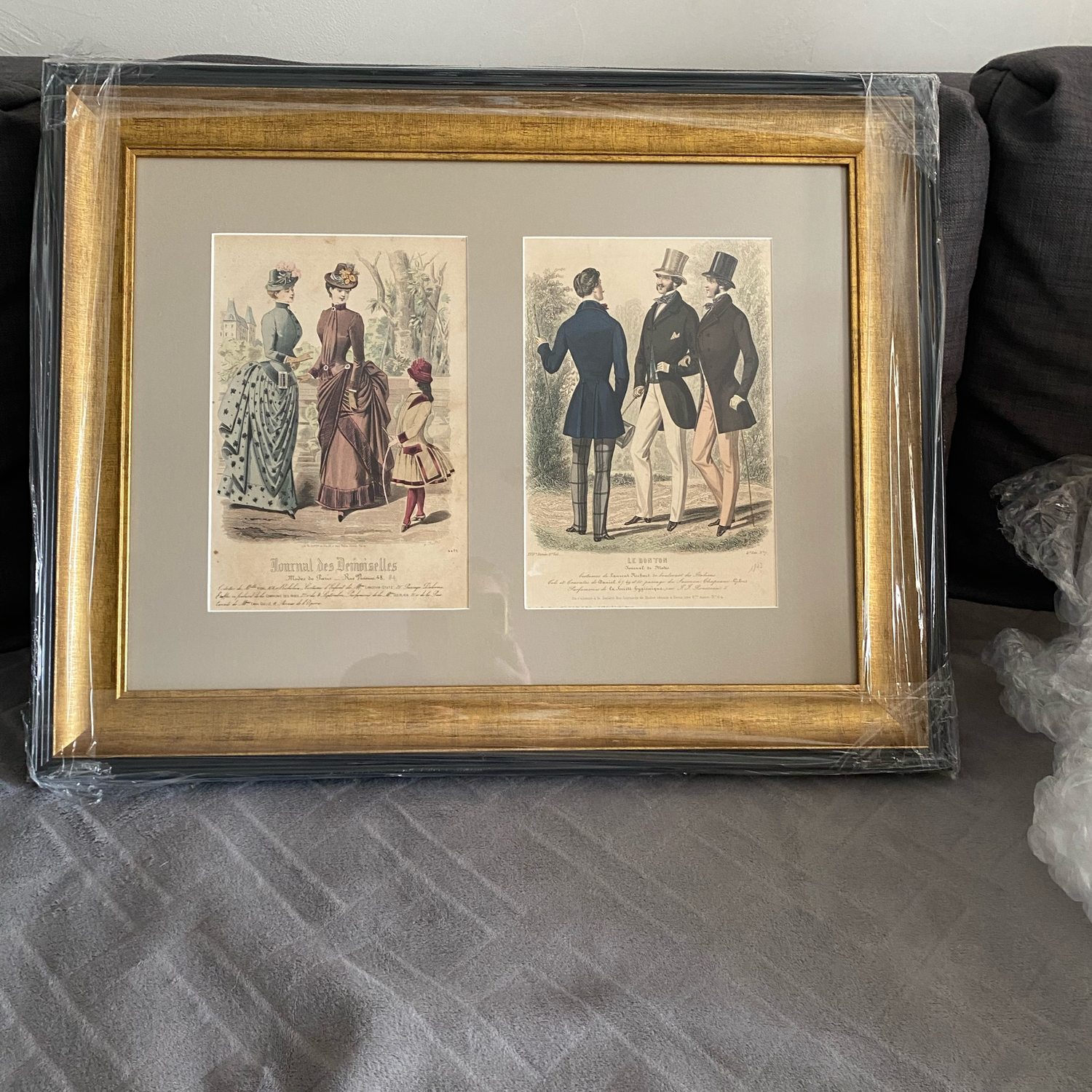 Photo №1 к отзыву покупателя Tania о товаре Винтаж: Мужская и женская мода, антикварные гравюры 1871 года в багете