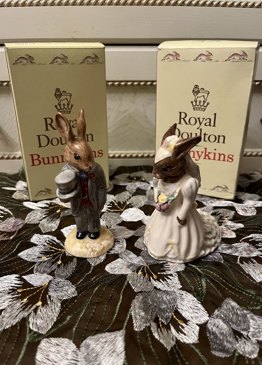Photo №1 к отзыву покупателя TatYana о товаре Винтаж: Royal Doulton фигурки кролики молодожены, Англия, 1990 год