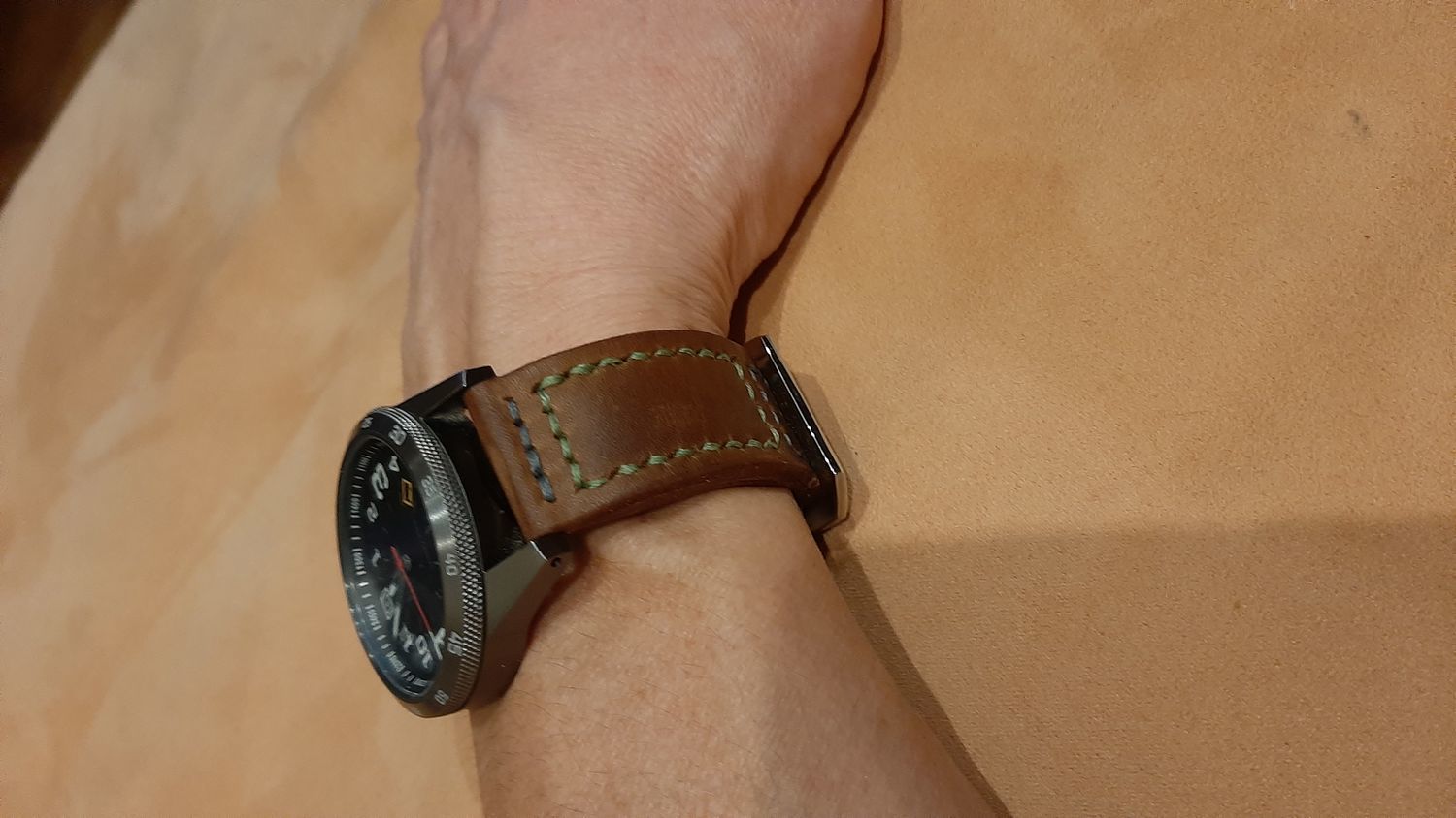 Photo №1 к отзыву покупателя Aleksandr о товаре Ремешок ручной работы для часов 24 мм / Apple Watch из  кожи