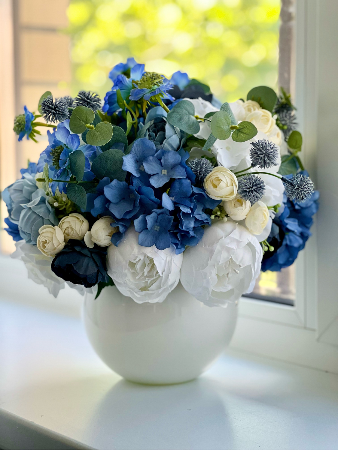 Photo №1 к отзыву покупателя Aleksandra о товаре "Пудра" Композиция из искусственных цветов в вазе