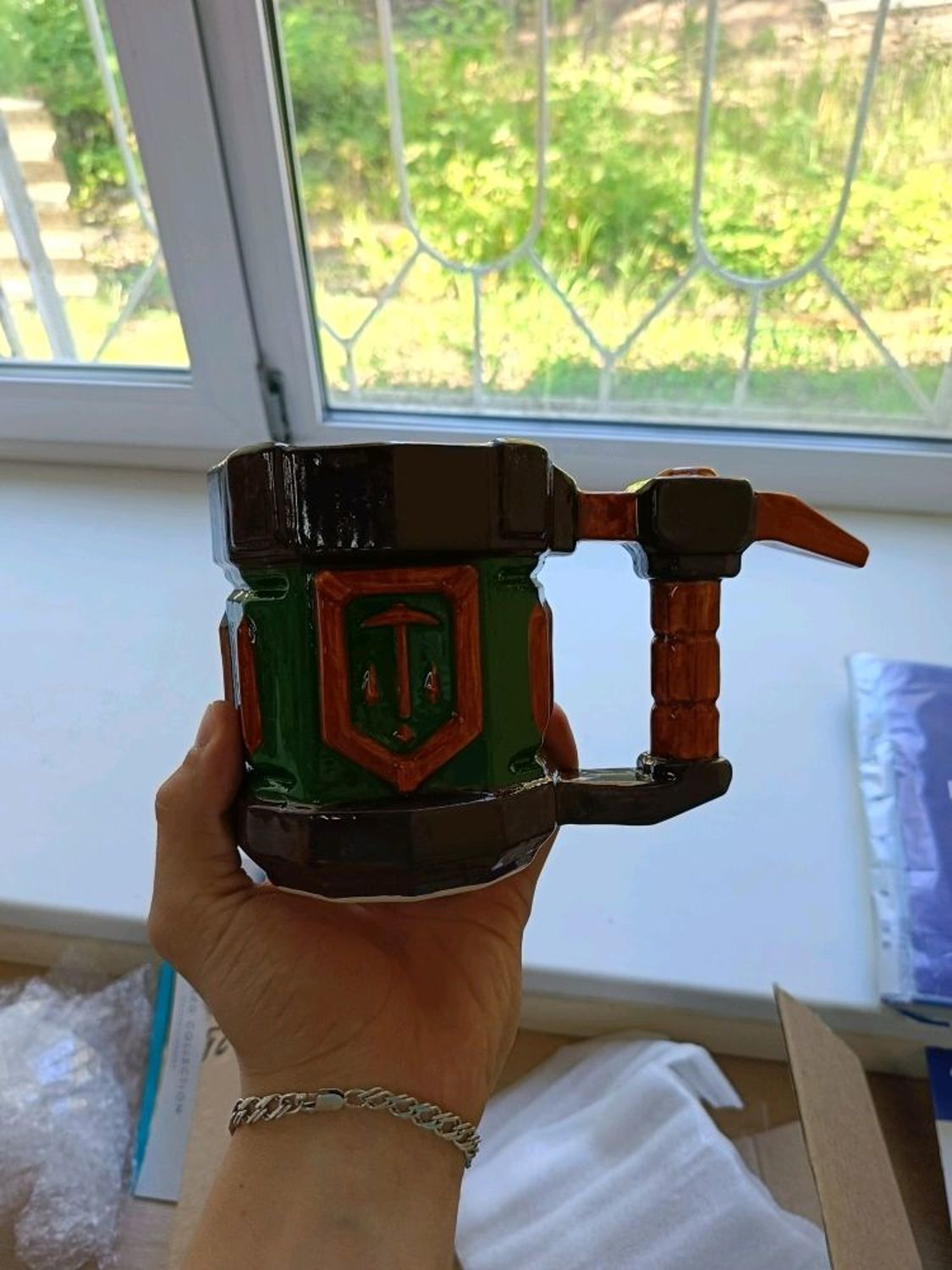 Фото №1 к отзыву покупателя Илья о товаре Кружка рудокопа из Deep Rock Galactic/pots of gold/red rock blaster